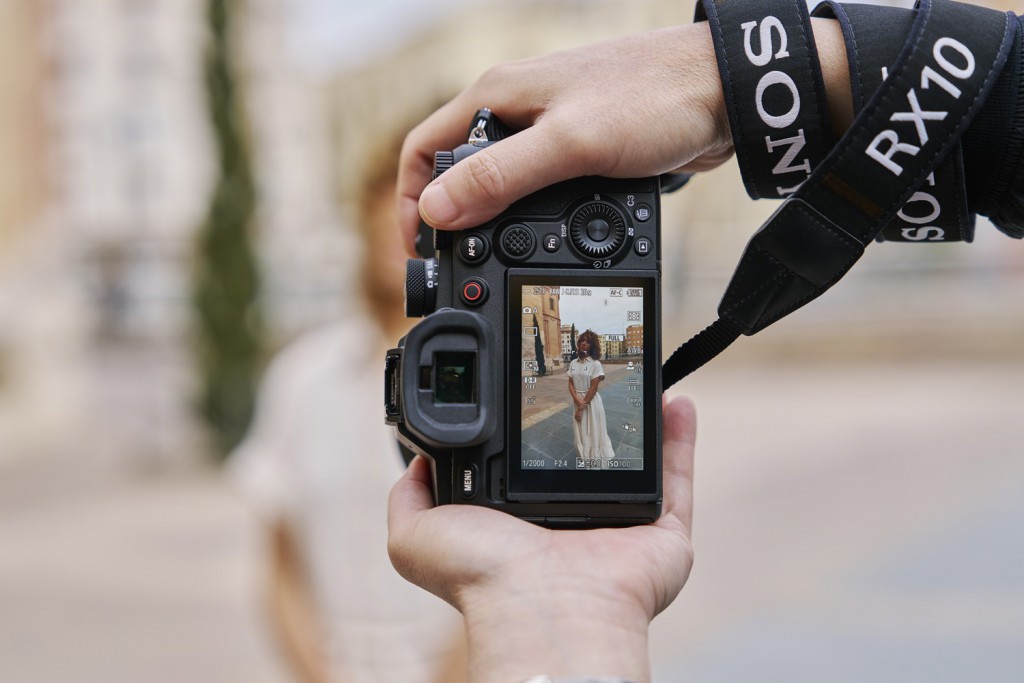 Sony RX10 V 登場：AI 辨識自動對焦、30fps 連拍，一機掌握全方位攝影